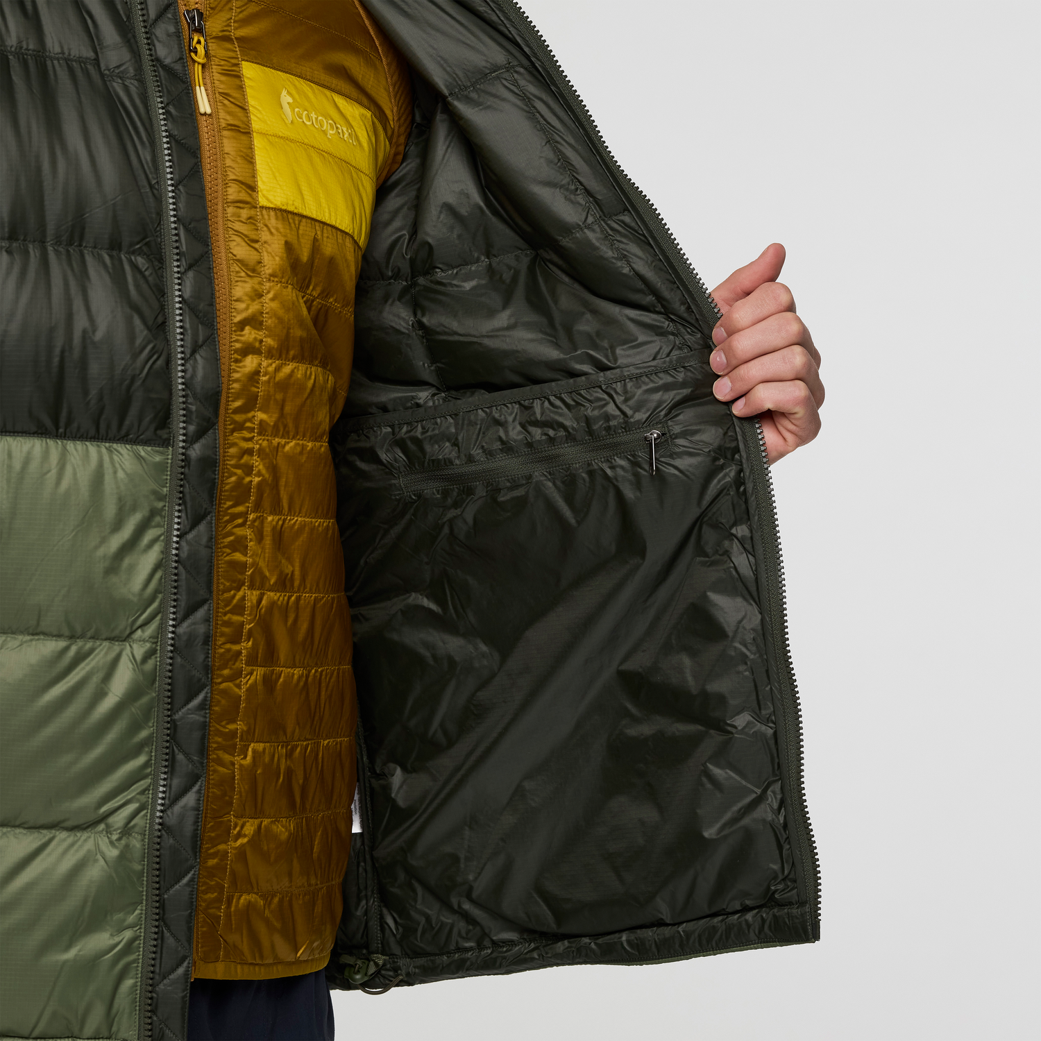 Doudoune à capuchon Cotopaxi Fuego Max Duvet Hommes - Plein Air Entrepôt