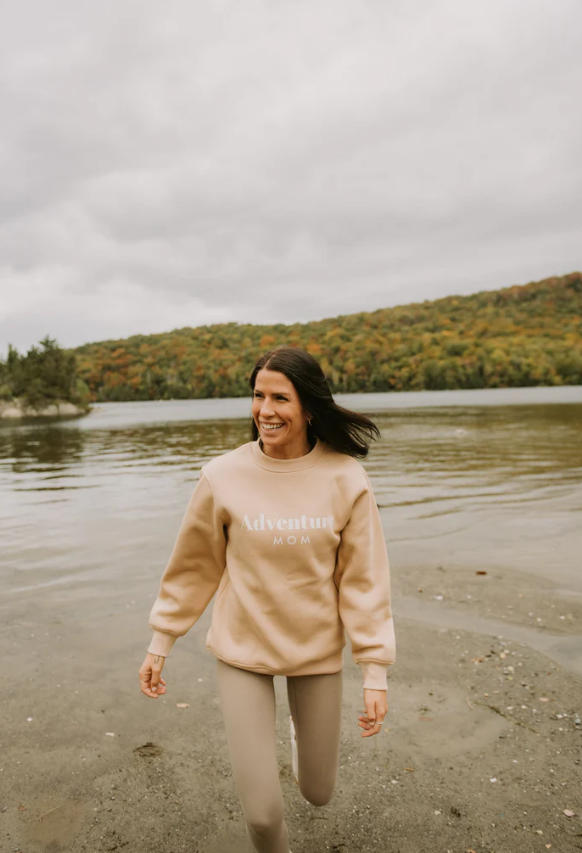 Chandail Petit Montagnard Adventure Mom Crewneck Manches longues Femmes - Plein Air Entrepôt